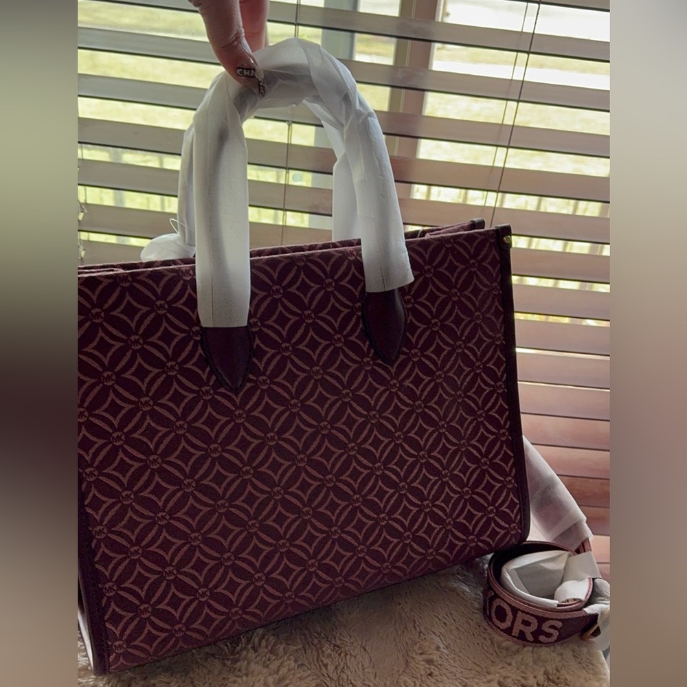 Sale NWT Michael Kors Shimmer Burgundy Tote Crossbody Shoulder Bag - Picture 9 of 16